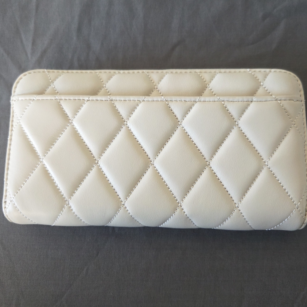 White Quilted Leather Wallet with Gold Hardware - Picture 2 of 4